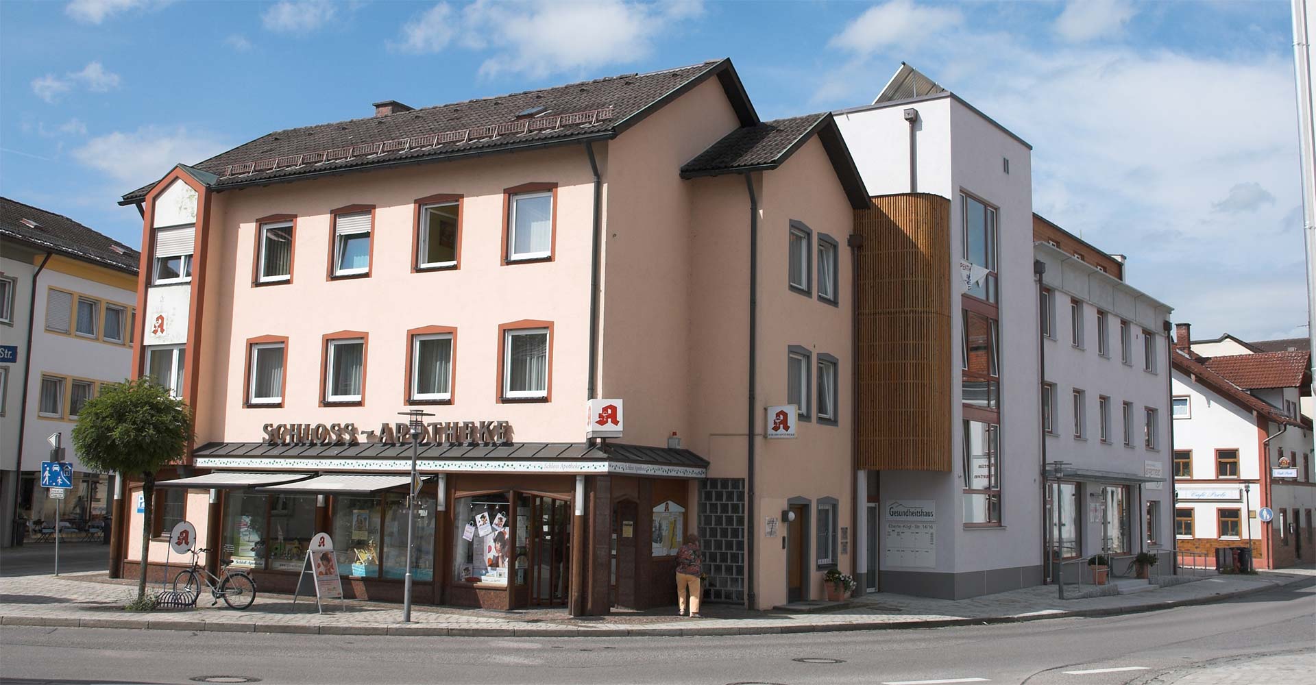 Das Gesundheitshaus Marktoberdorf an der Eberle-Kögl-Straße — Schloß-Apotheke im Erdgeschoss
